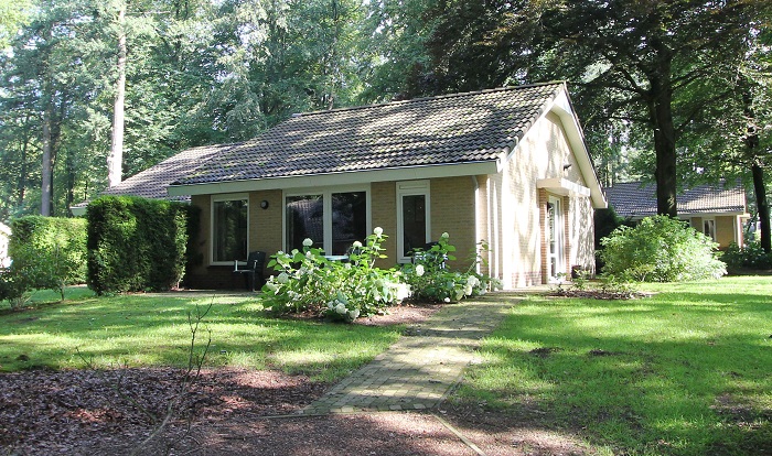 Vrijstaande bungalow met tuin