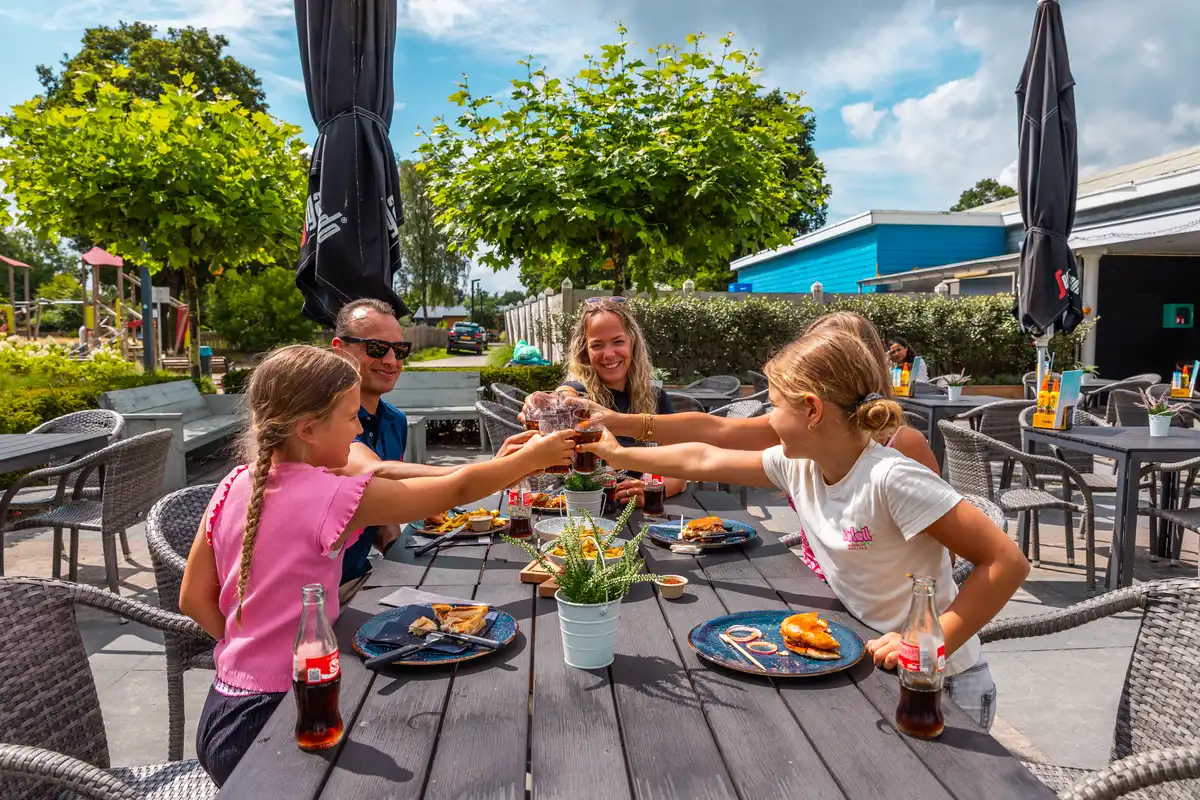 EuroParcs Zuiderzee restaurant met terras
