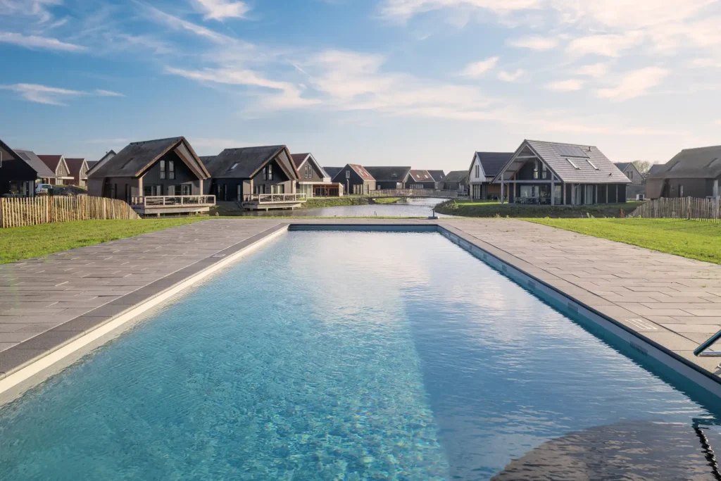Buitenzwembad Dormio Resort Nieuwvliet-Bad in Zeeland